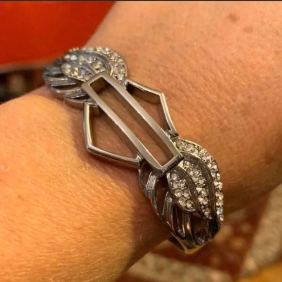 Wing Bracelet and Necklace Set - Picture 2 of 3